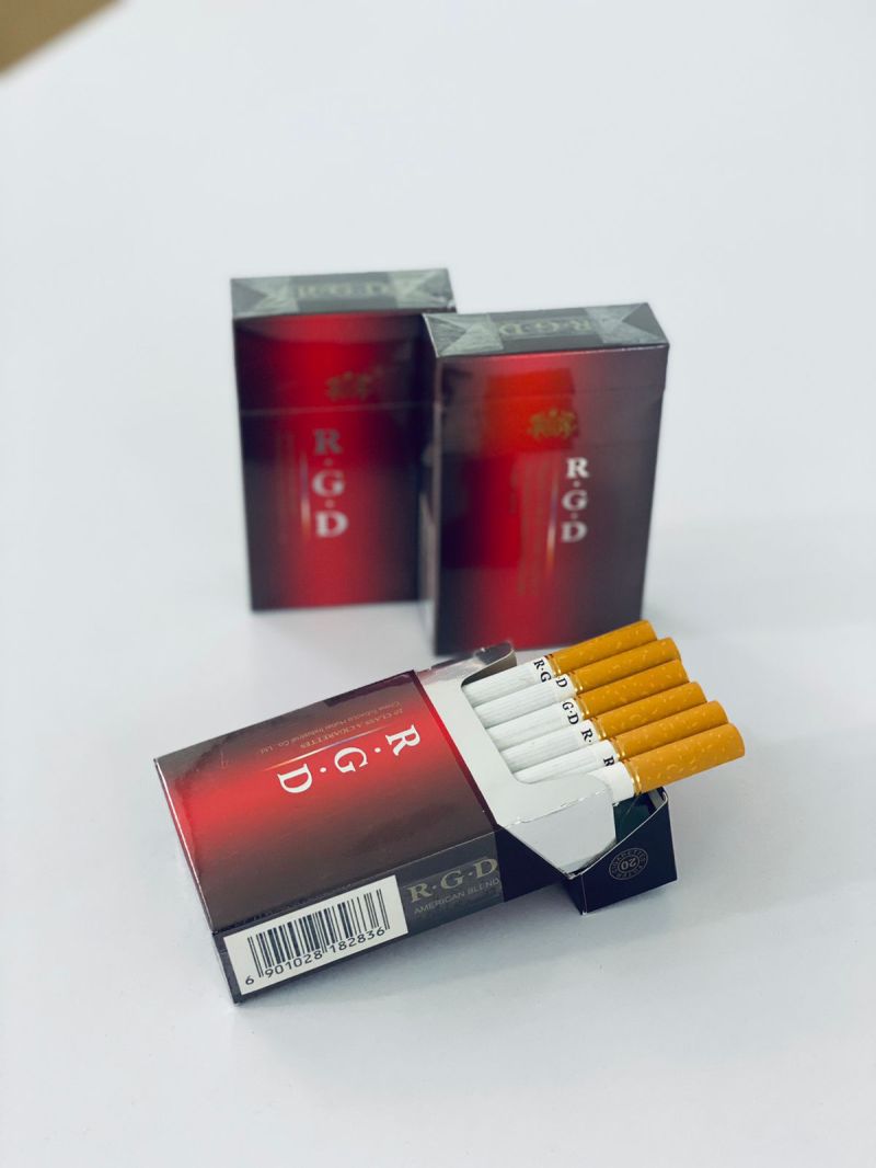 RGD Blue Hand Rolling Tobacco UK pouch with rolling papers and tubes